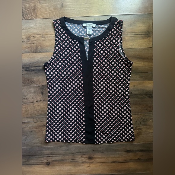 White House Black Market Tops - White House Black Market Sleeveless Geometric Blouse XS Workwear Top